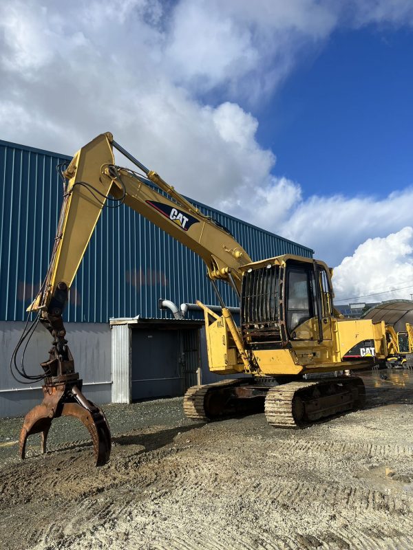 CAT320C-2003 13