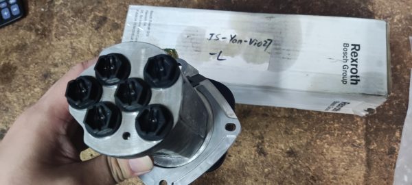JS-Yan-Vio27-L 02